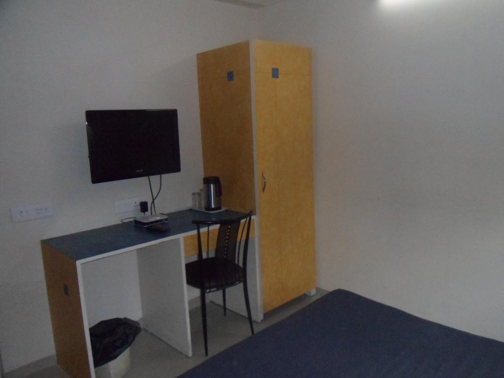 Hotel Dudawat Ahmedabad Room photo