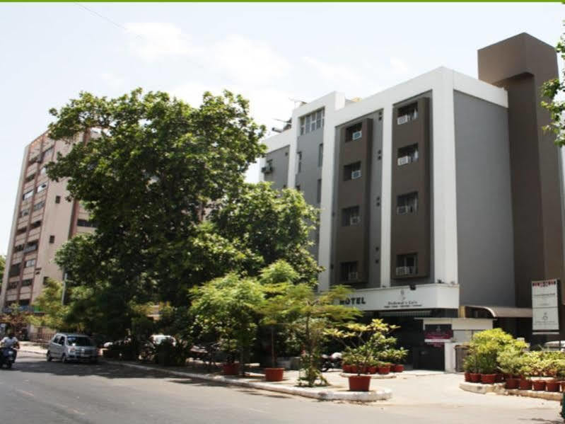 Hotel Dudawat Ahmedabad Exterior photo